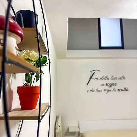 House Zaffiro Апартаменты Мезанье